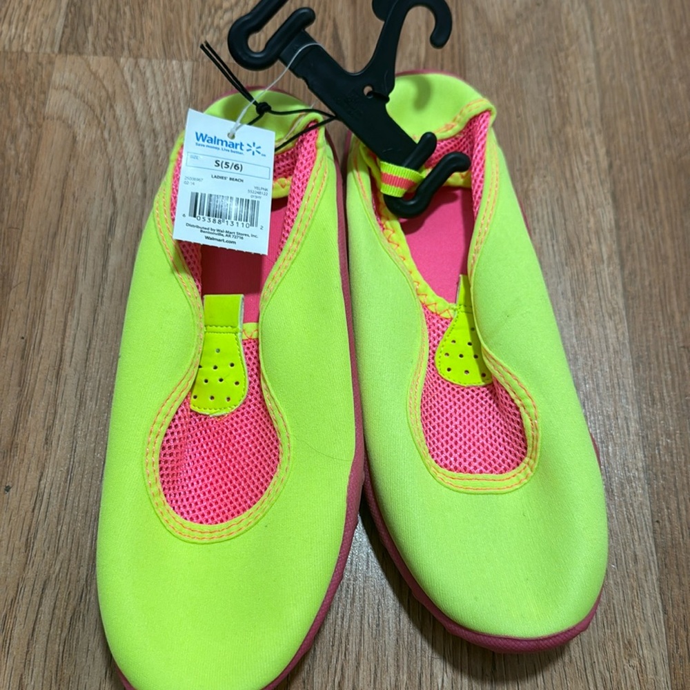 Water shoes